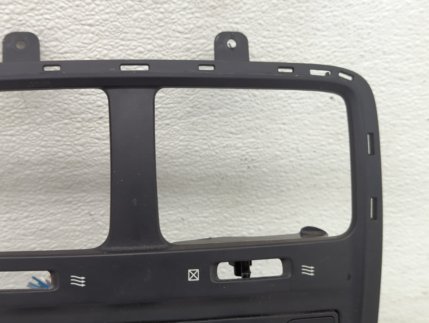 2019 Dodge Caravan Climate Control Module Temperature AC/Heater Replacement P/N:P55111240AK Fits OEM Used Auto Parts - Oemus