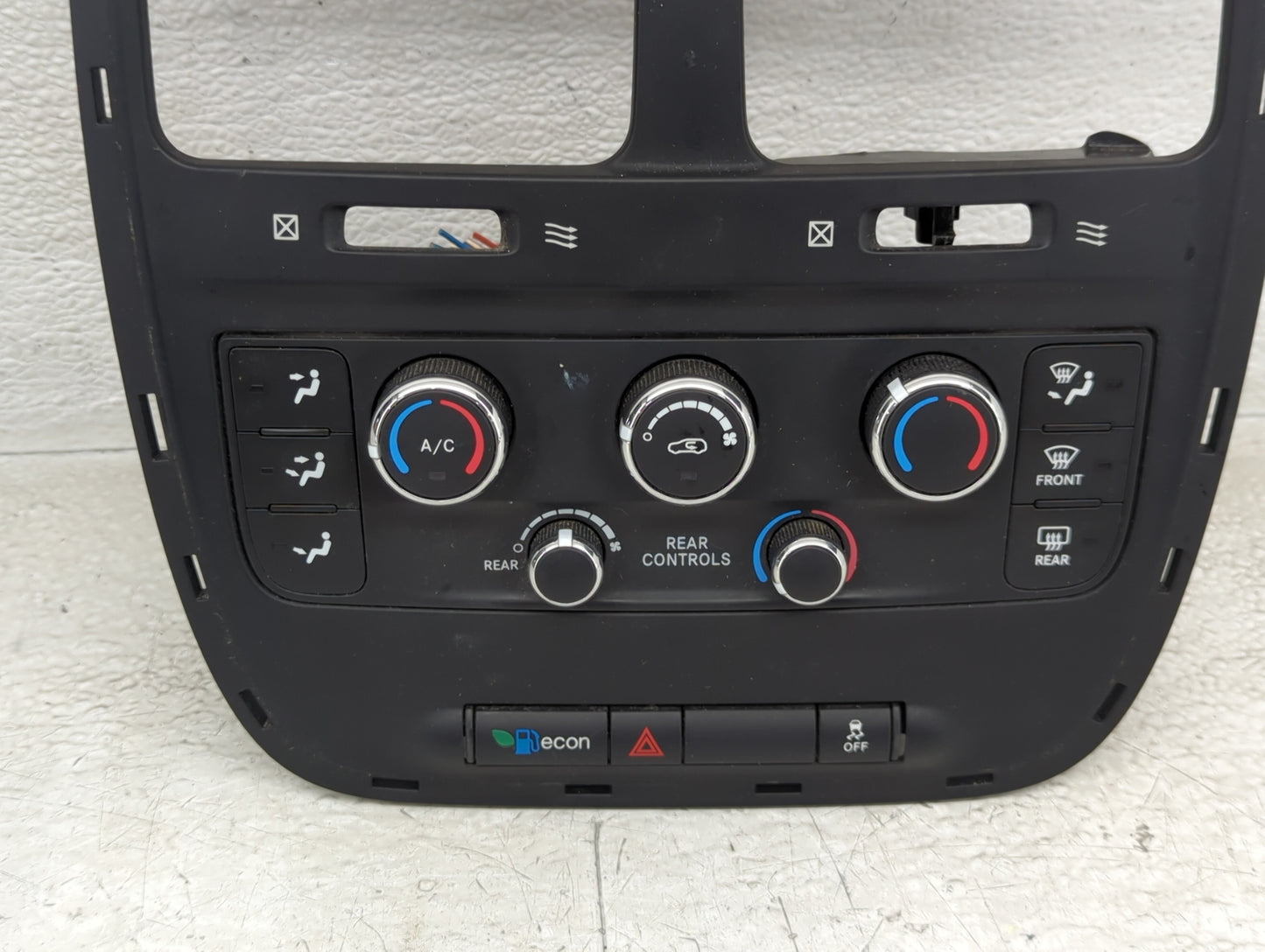 2019 Dodge Caravan Climate Control Module Temperature AC/Heater Replacement P/N:P55111240AK Fits OEM Used Auto Parts - Oemus