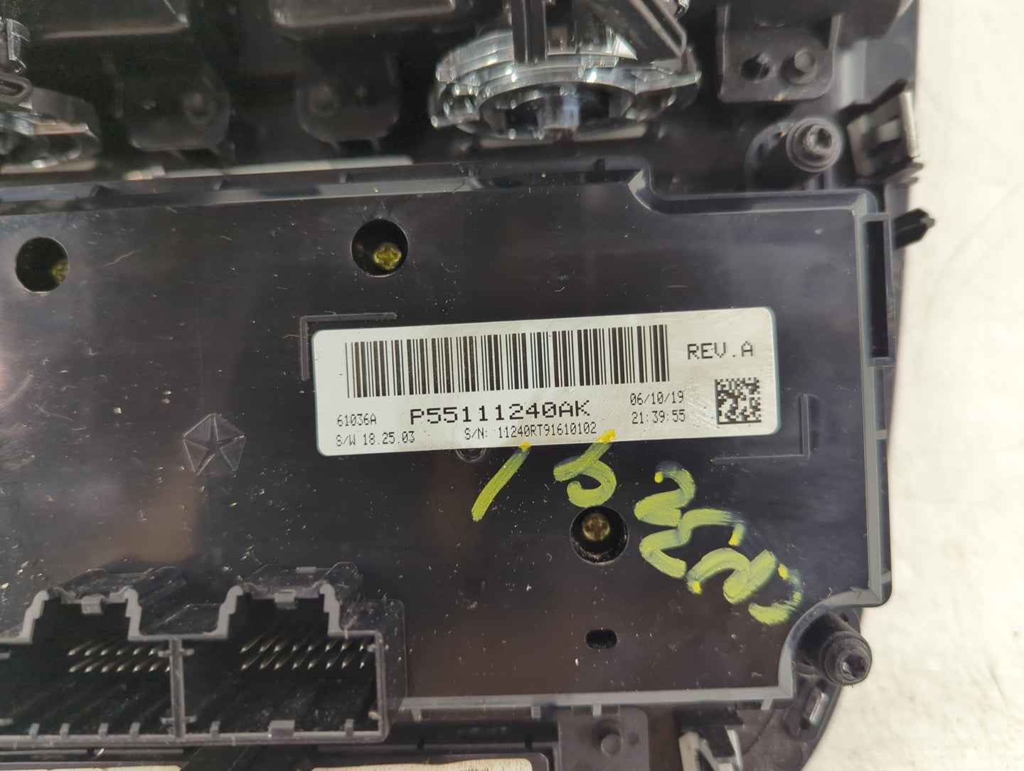 2019 Dodge Caravan Climate Control Module Temperature AC/Heater Replacement P/N:P55111240AK Fits OEM Used Auto Parts - Oemus
