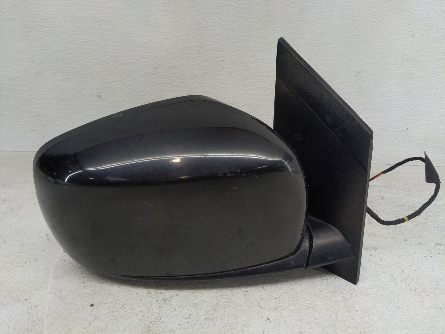 2019 Dodge Caravan Passenger Side View Mirror - Right Door Mirror OEM Used - Oemusedautoparts1.com