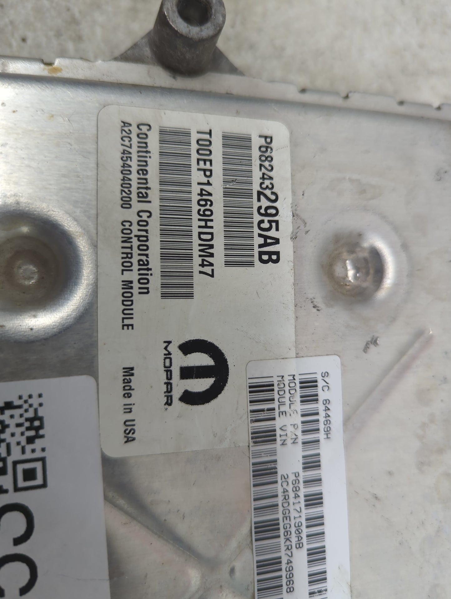 2019 Dodge Caravan PCM Engine Control Computer ECU ECM PCU OEM P/N:P68417190AB P68243295AB Fits Fits 2016 2017 2018 2020 OEM