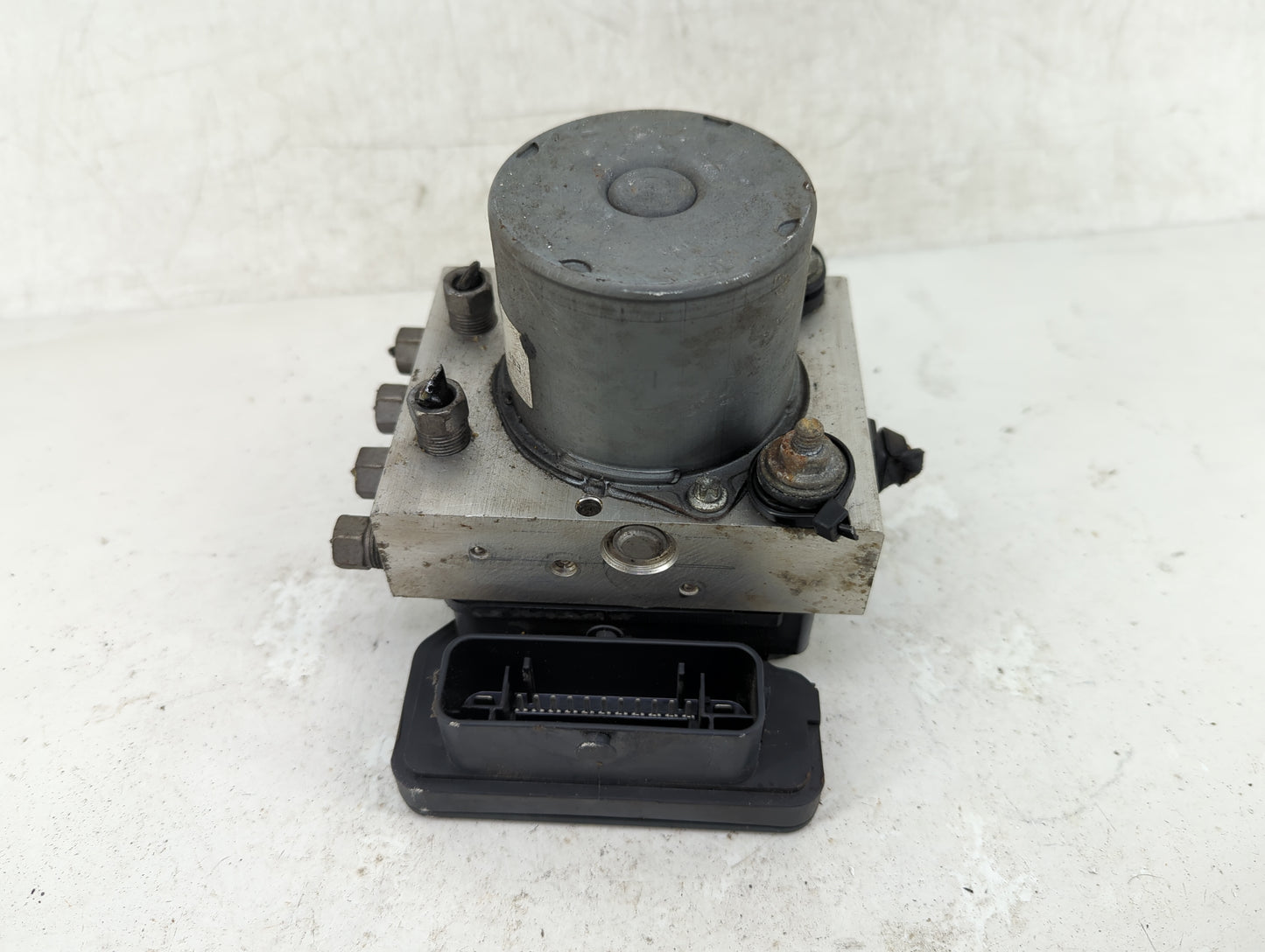 2019 Dodge Caravan ABS Pump Control Module Replacement P/N:P68443867AA Fits Fits 2015 2016 2017 2018 2020 OEM Used Auto Part