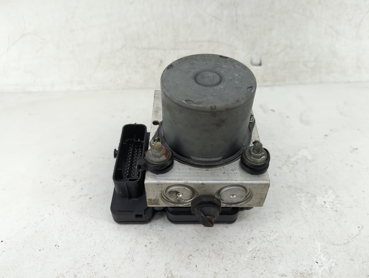 2019 Dodge Caravan ABS Pump Control Module Replacement P/N:P68443867AA Fits Fits 2015 2016 2017 2018 2020 OEM Used Auto Part