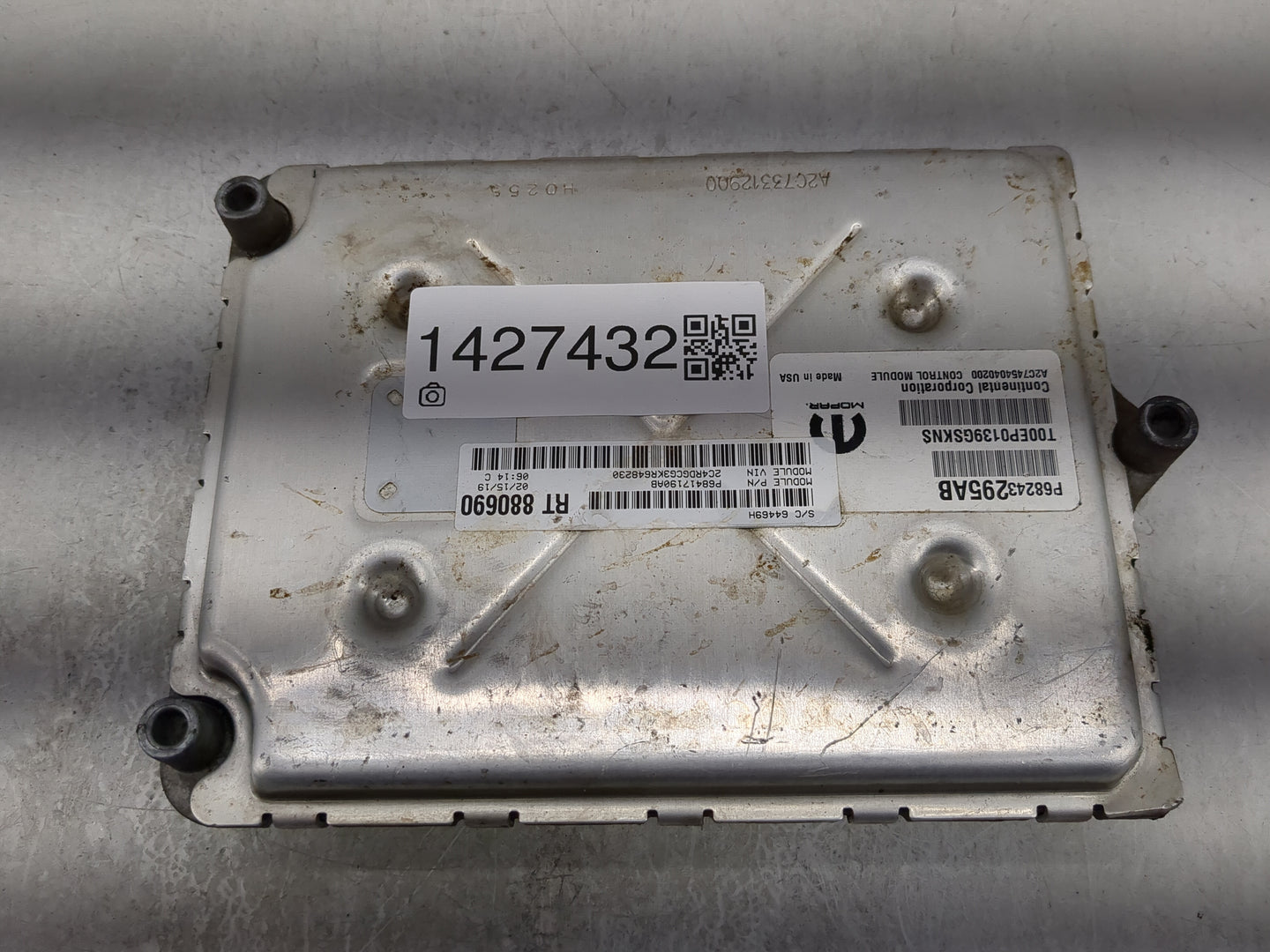 2019 Dodge Caravan PCM Engine Control Computer ECU ECM PCU OEM P/N:P68243295AB A2C745404020 Fits Fits 2016 2017 2018 2020 OE