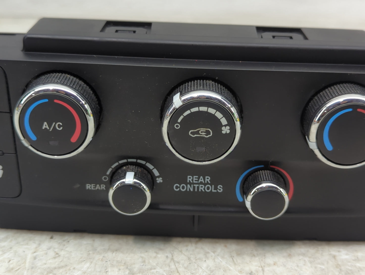 2019 Dodge Caravan Climate Control Module Temperature AC/Heater Replacement P/N:P55111240AK Fits OEM Used Auto Parts - Oemus