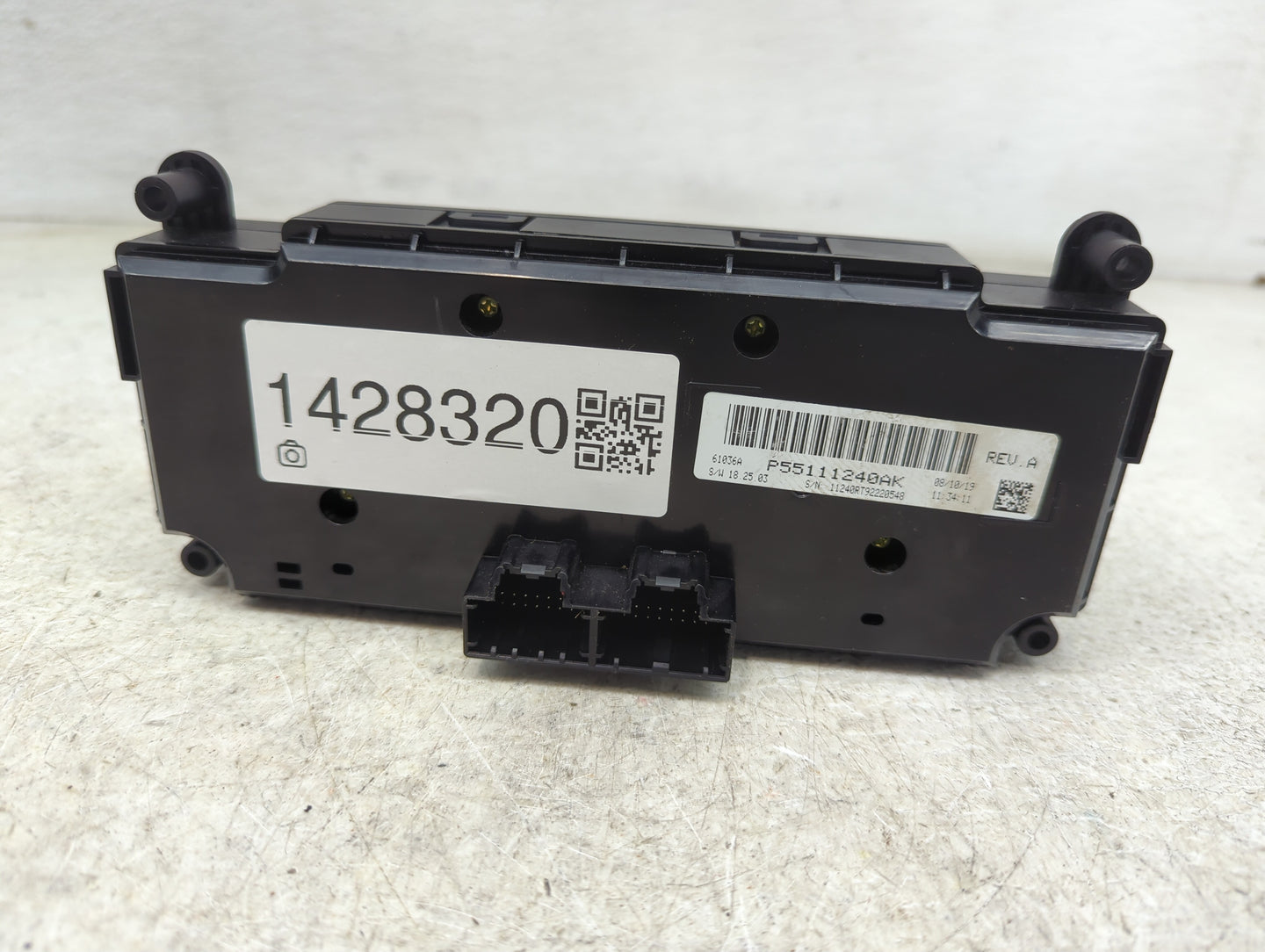 2019 Dodge Caravan Climate Control Module Temperature AC/Heater Replacement P/N:P55111240AK Fits OEM Used Auto Parts - Oemus