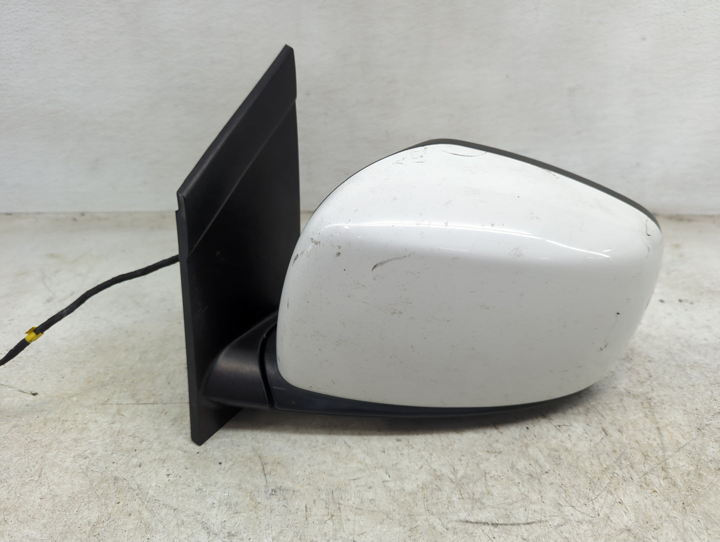 2019 Dodge Caravan Driver Side View Mirror - Left Door Mirror OEM Used - Oemusedautoparts1.com