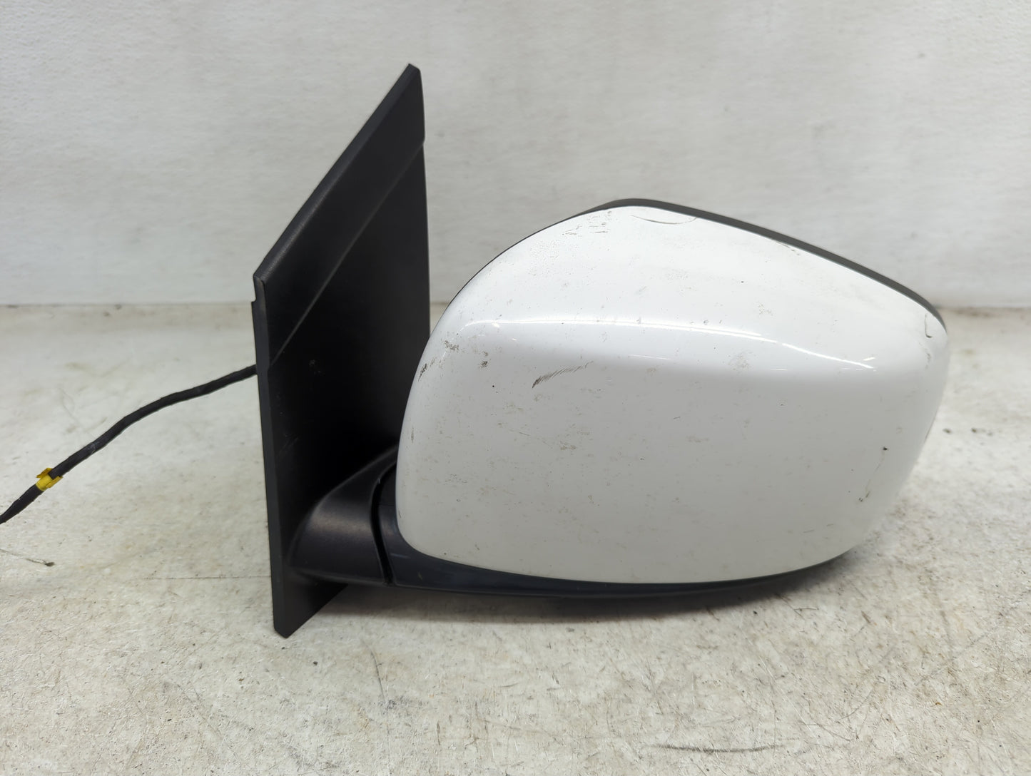 2019 Dodge Caravan Driver Side View Mirror - Left Door Mirror OEM Used - Oemusedautoparts1.com