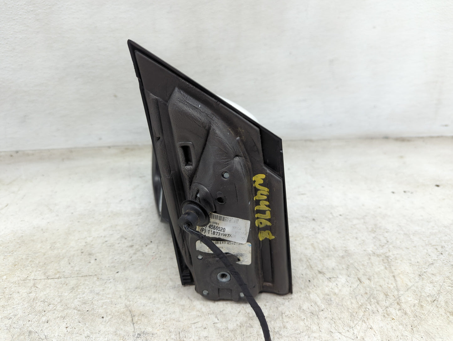 2019 Dodge Caravan Driver Side View Mirror - Left Door Mirror OEM Used - Oemusedautoparts1.com