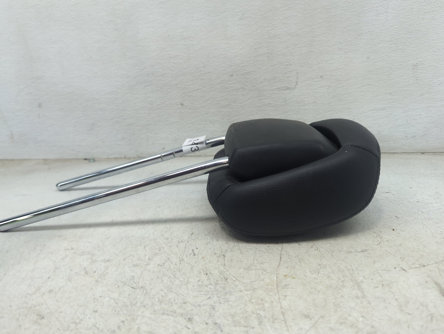 2019 Dodge Caravan Headrest Head Rest Front Driver Seat Black - Oemusedautoparts1.com
