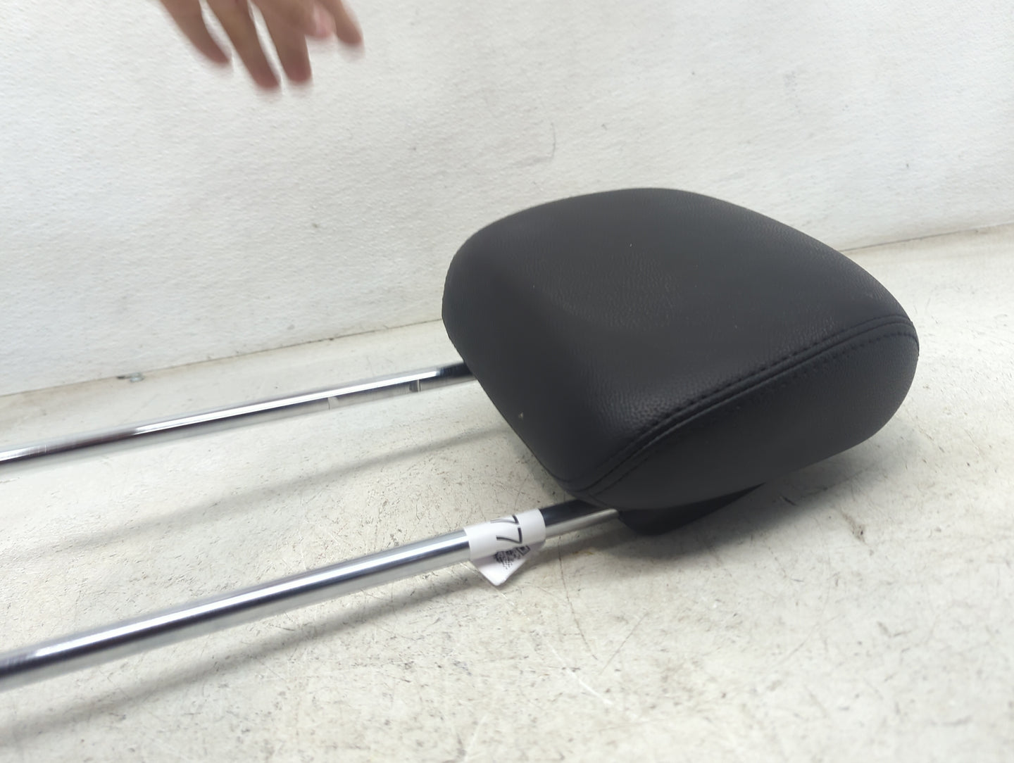 2019 Dodge Caravan Headrest Head Rest Front Driver Seat Black - Oemusedautoparts1.com