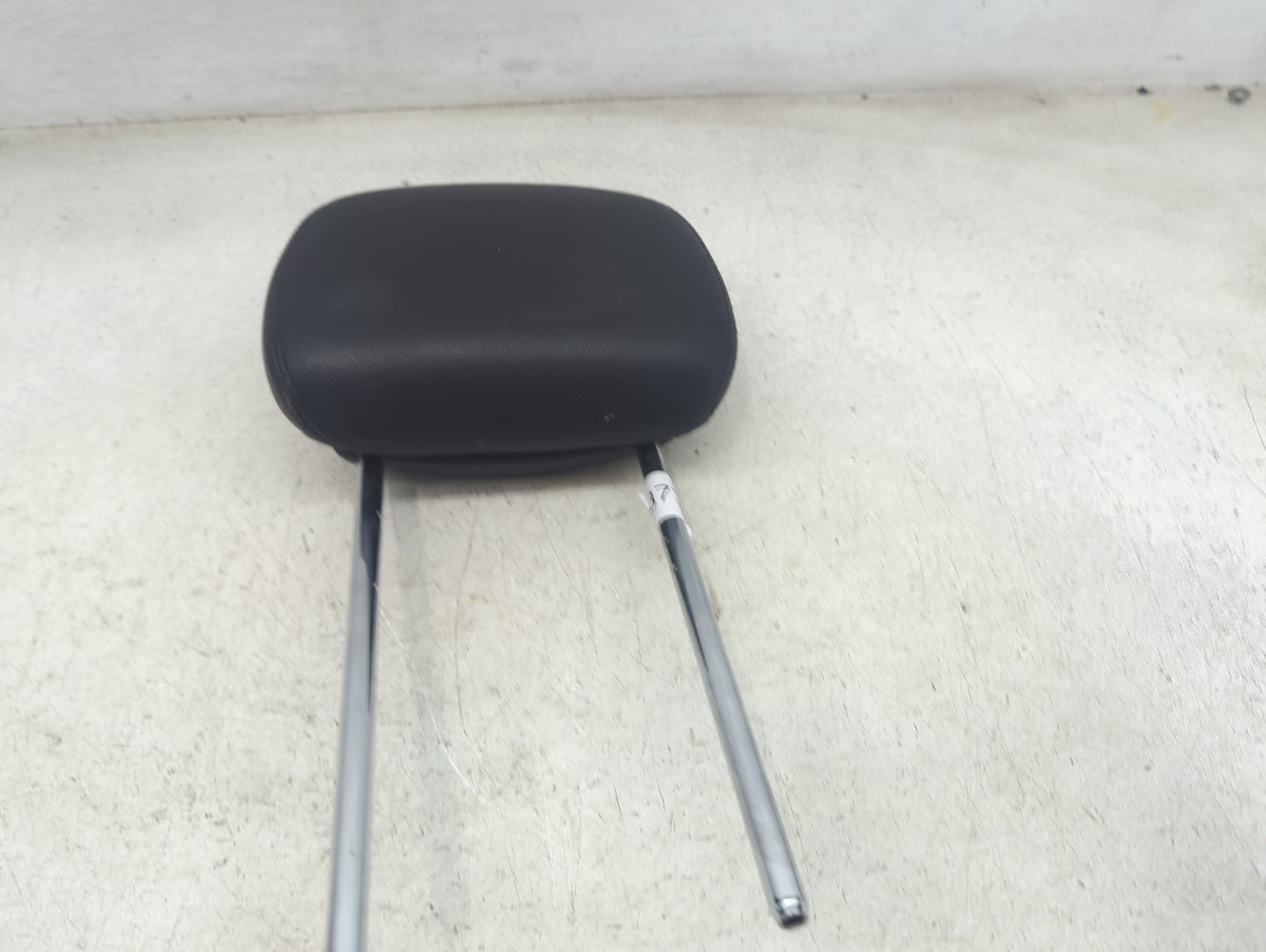 2019 Dodge Caravan Headrest Head Rest Front Driver Seat Black - Oemusedautoparts1.com