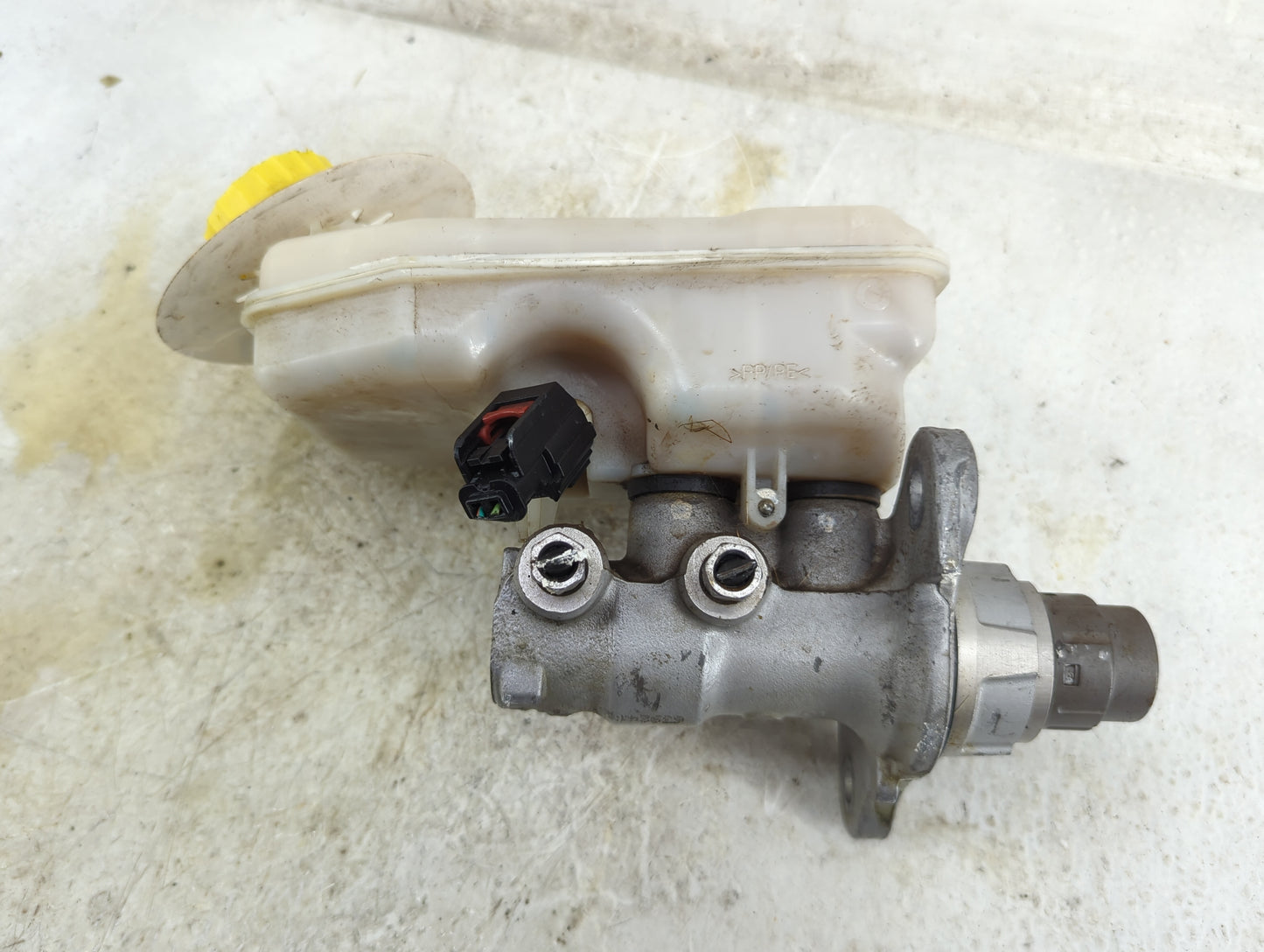 Dodge Caravan Brake Master Cylinder 1496721 - Oemusedautoparts1.com