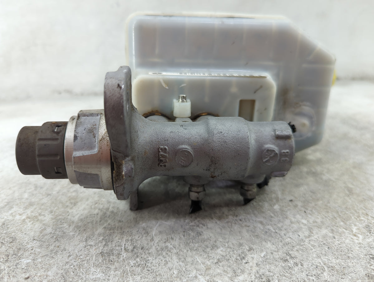 Dodge Caravan Brake Master Cylinder 1512059 - Oemusedautoparts1.com