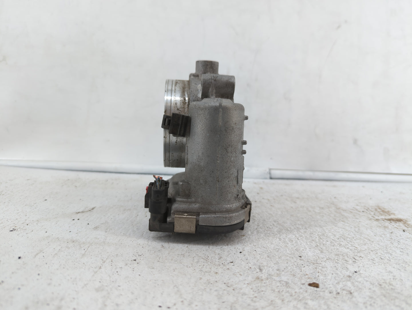 2019 Dodge Caravan Throttle Body P/N:05184349AC 05184349AE, 05184349AF Fits Fits 2011 2012 2013 2014 2015 2016 2017 2018 OEM