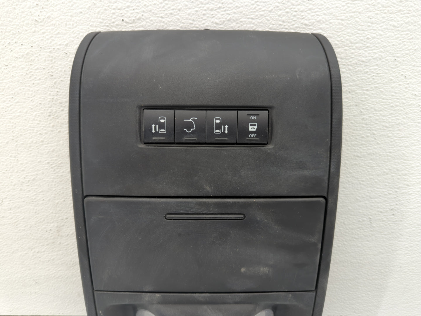 2019 Dodge Caravan Overhead Roof Console Black - Oemusedautoparts1.com