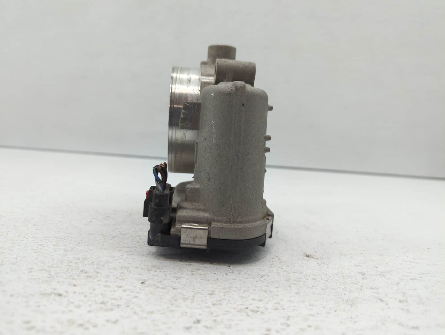2019 Dodge Caravan Throttle Body P/N:05184349AE Fits Fits 2011 2012 2013 2014 2015 2016 2017 2018 2020 2021 2022 OEM Used Au