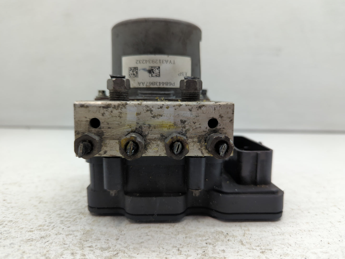 2019 Dodge Caravan ABS Pump Control Module Replacement P/N:P68443867AA Fits Fits 2015 2016 2017 2018 2020 OEM Used Auto Part