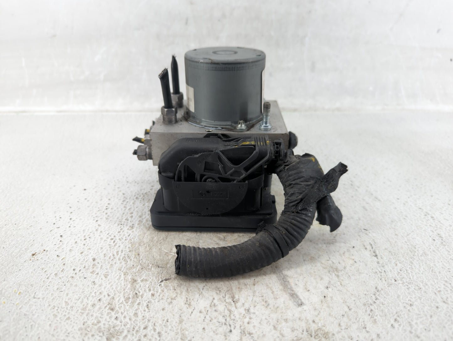 2019 Dodge Caravan ABS Pump Control Module Replacement P/N:P68443867AA Fits Fits 2015 2016 2017 2018 2020 OEM Used Auto Part