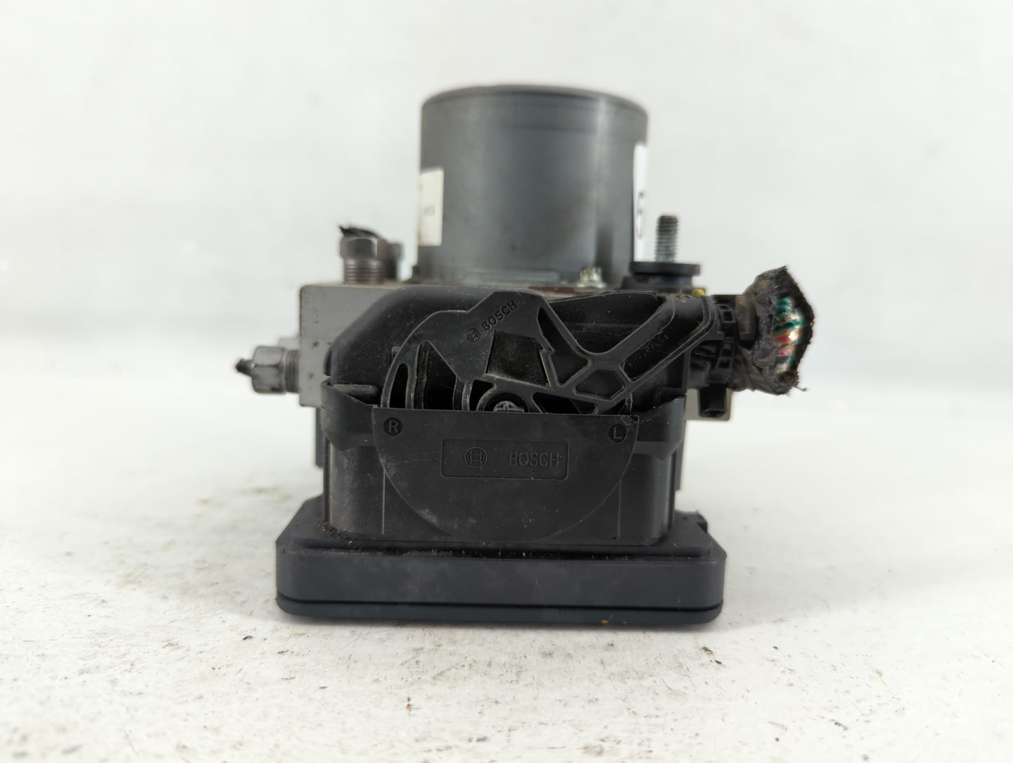 2019 Dodge Caravan ABS Pump Control Module Replacement P/N:P68443867AA Fits Fits 2015 2016 2017 2018 2020 OEM Used Auto Part