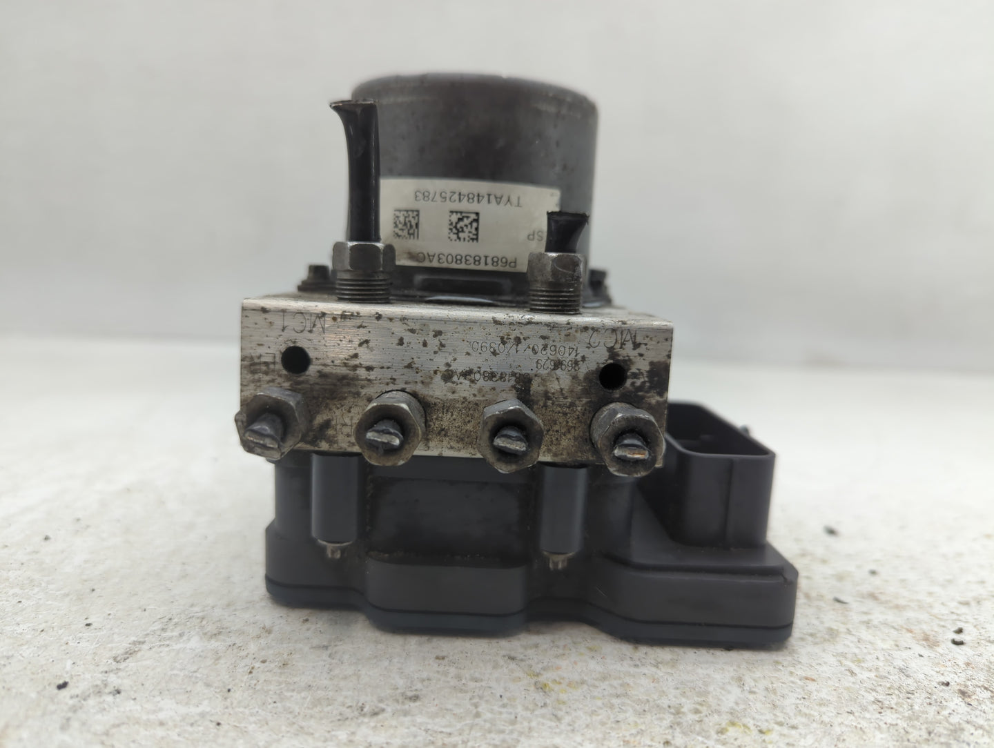 2019 Dodge Caravan ABS Pump Control Module Replacement P/N:P68183803AC Fits Fits 2015 2016 2017 2018 2020 OEM Used Auto Part