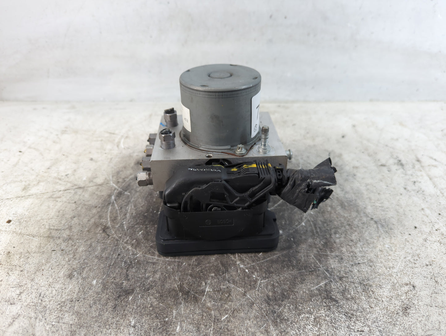 2019 Dodge Caravan ABS Pump Control Module Replacement P/N:P68443867AA Fits Fits 2015 2016 2017 2018 2020 OEM Used Auto Part