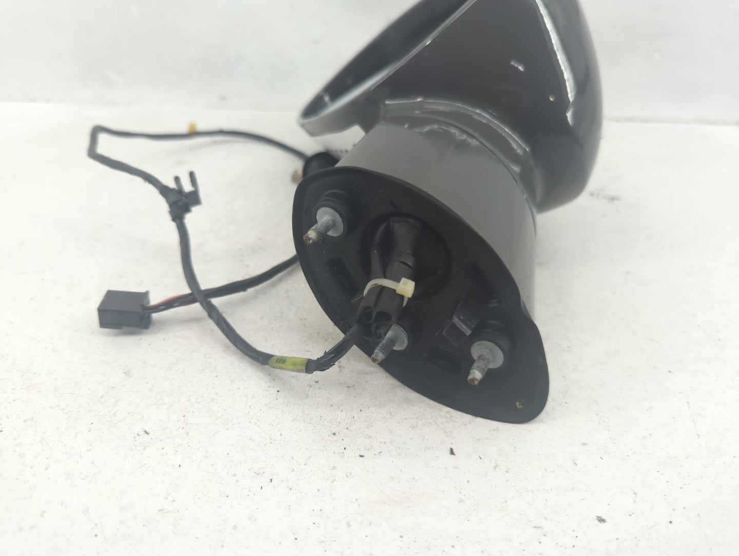 2015-2019 Dodge Challenger Driver Side View Mirror - Left Door Mirror OEM Used - Oemusedautoparts1.com