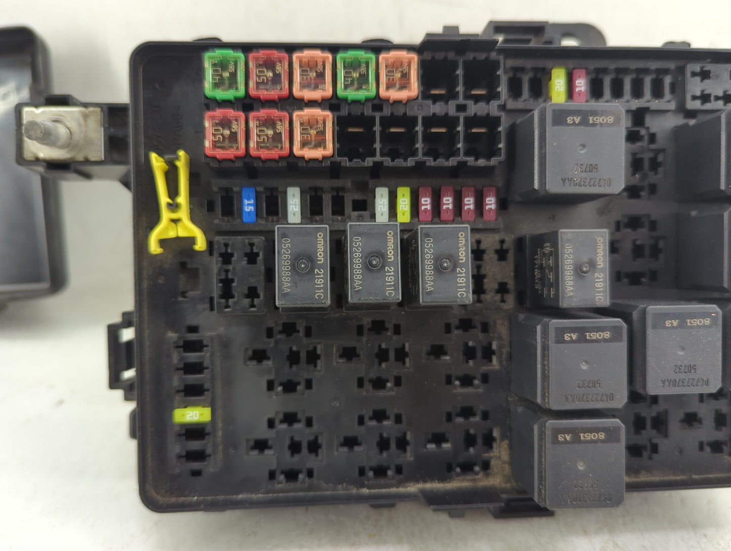 2019 Dodge Challenger Fusebox Fuse Box Panel Relay Module P/N:P68384600AC Fits OEM Used Auto Parts - Oemusedautoparts1.com