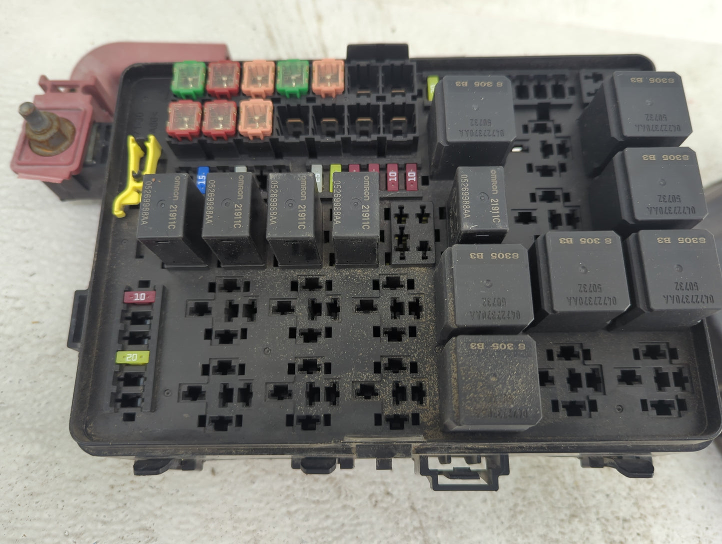 2019 Dodge Challenger Fusebox Fuse Box Panel Relay Module P/N:68372571-30 04727370AA, 05269988AA, 05269989AA Fits OEM Used A