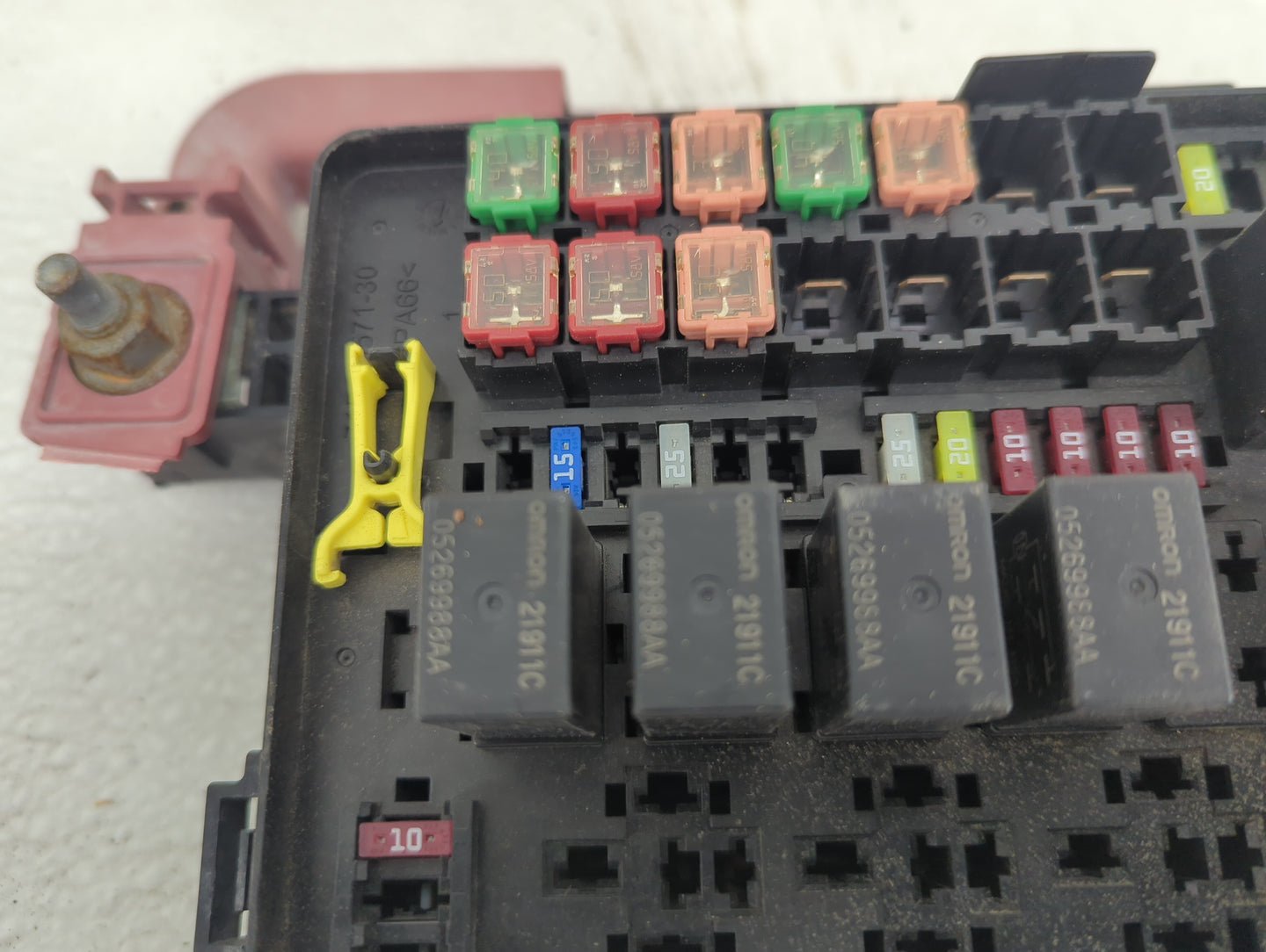 2019 Dodge Challenger Fusebox Fuse Box Panel Relay Module P/N:68372571-30 04727370AA, 05269988AA, 05269989AA Fits OEM Used A