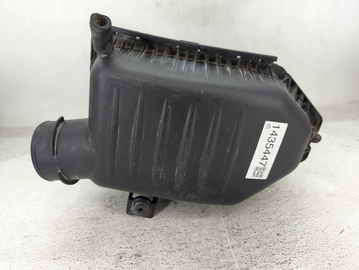 2011-2019 Dodge Challenger Air Cleaner Intake-duct Hose Tube - Oemusedautoparts1.com