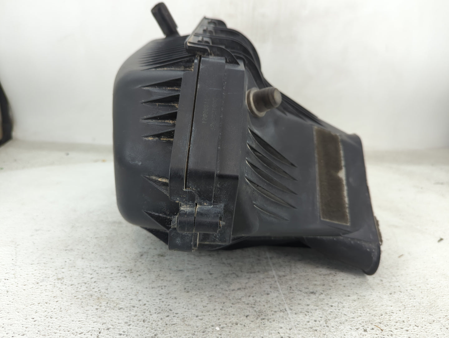 2011-2019 Dodge Challenger Air Cleaner Intake-duct Hose Tube - Oemusedautoparts1.com