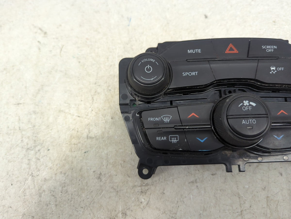 2019 Dodge Challenger Climate Control Module Temperature AC/Heater Replacement P/N:P68293606AE Fits OEM Used Auto Parts - Oe