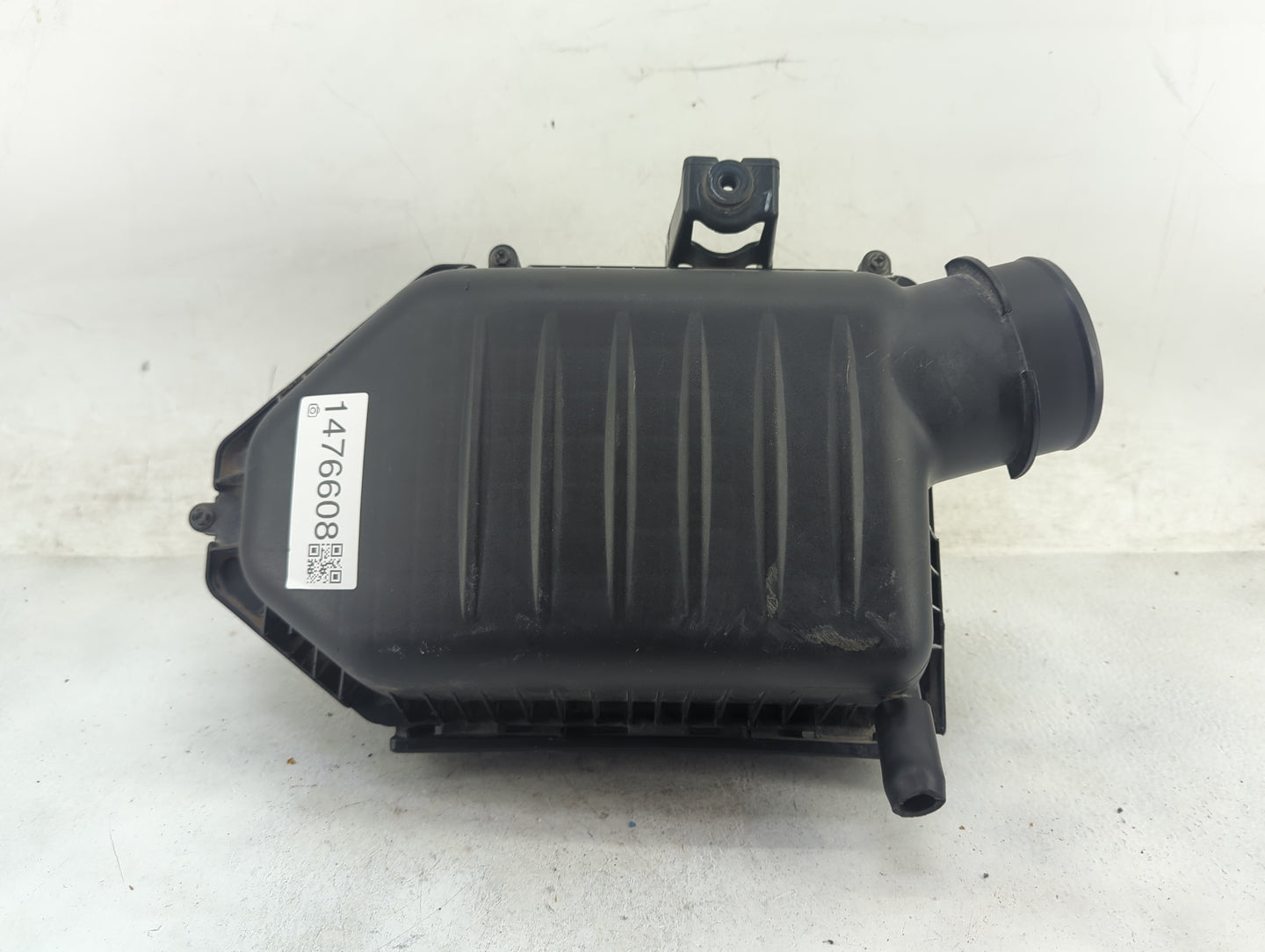 2011-2019 Dodge Challenger Air Cleaner Intake-duct Hose Tube 1476608 - Oemusedautoparts1.com