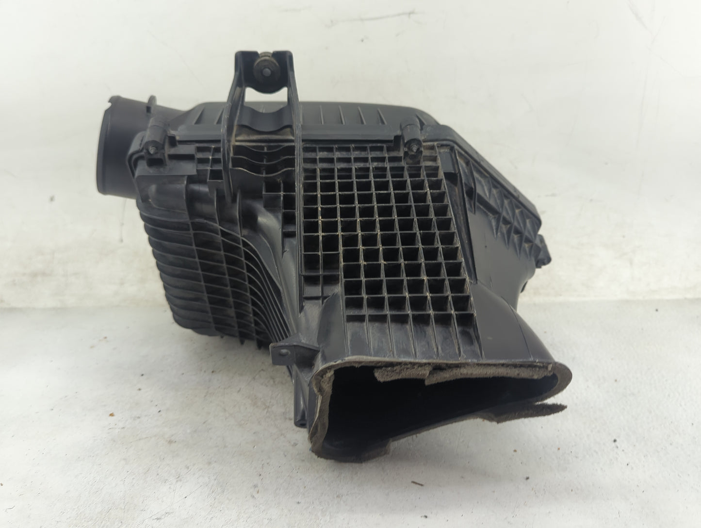 2011-2019 Dodge Challenger Air Cleaner Intake-duct Hose Tube 1476608 - Oemusedautoparts1.com