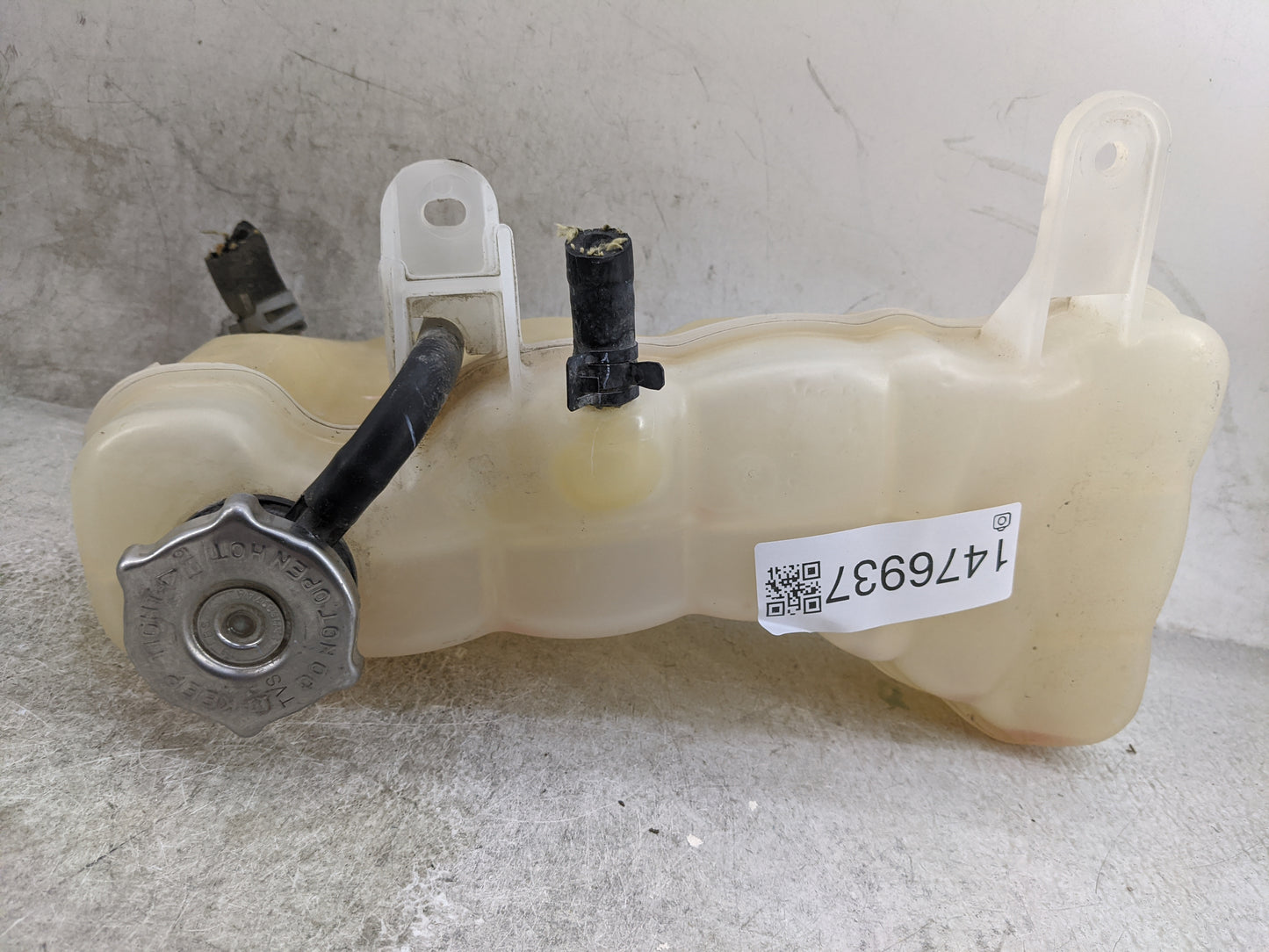 2011 Dodge Challenger Radiator Coolant Overflow Expansion Tank Bottle 1476937 - Oemusedautoparts1.com