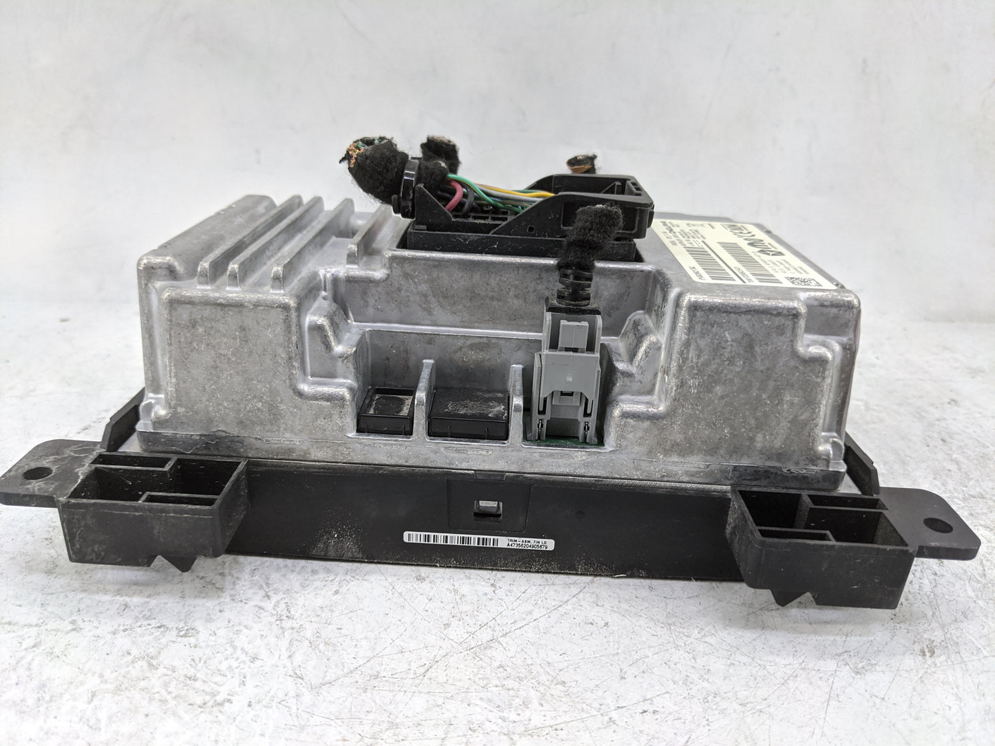 2018-2019 Dodge Challenger Radio AM FM Cd Player Receiver Replacement P/N:68399217AC RCPDEVP17-0277-A1 Fits Fits 2018 2019 O