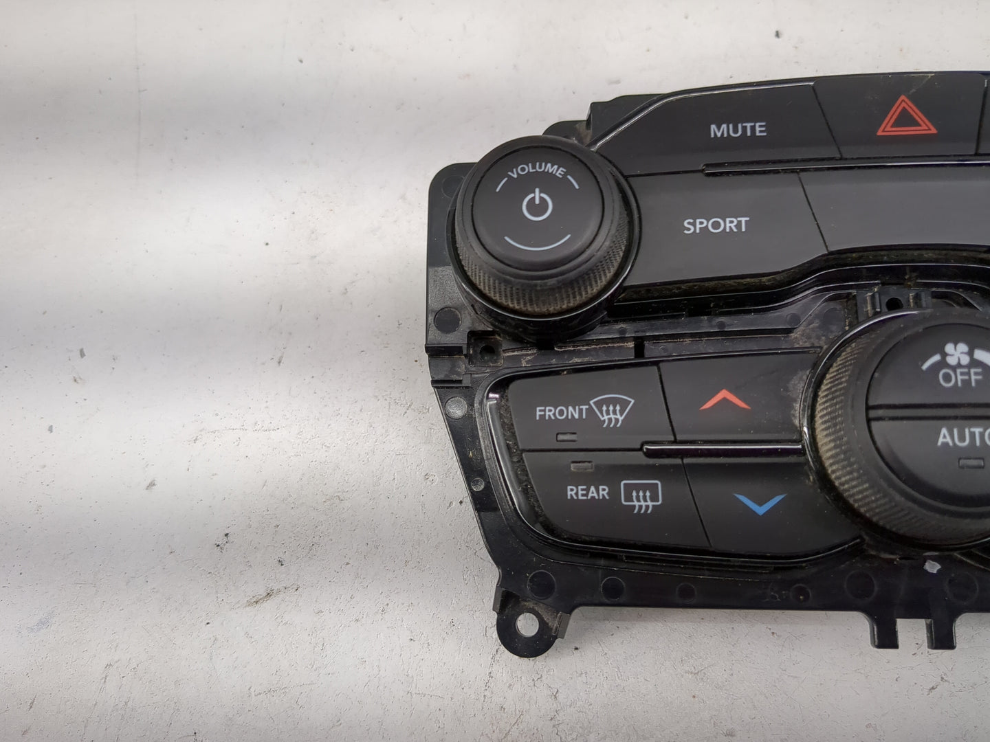 2019 Dodge Challenger Climate Control Module Temperature AC/Heater Replacement P/N:68293606AE 6TD481X8AA, P68293606AE Fits O