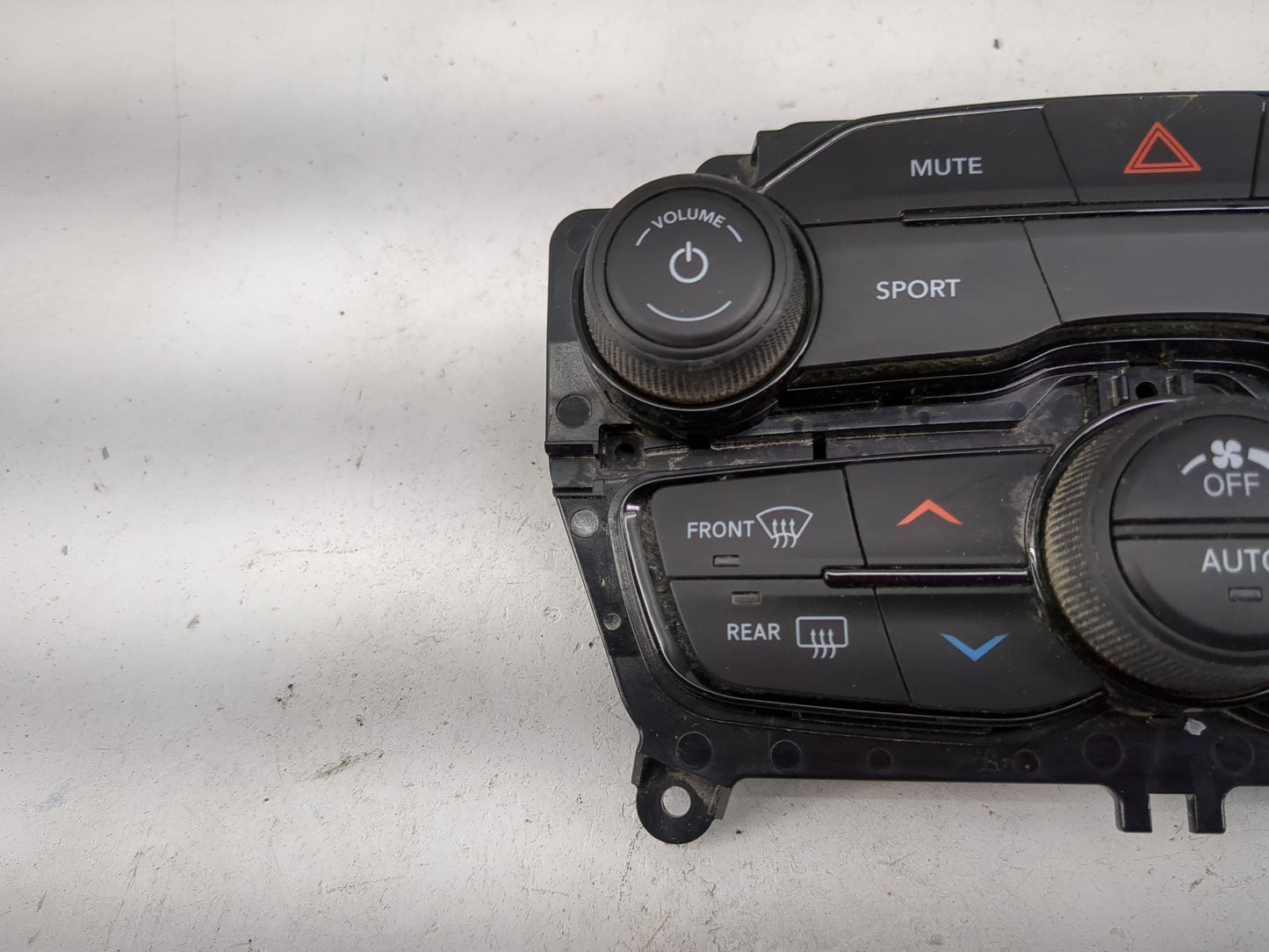 2019 Dodge Challenger Climate Control Module Temperature AC/Heater Replacement P/N:68293606AE 6TD481X8AA, P68293606AE Fits O