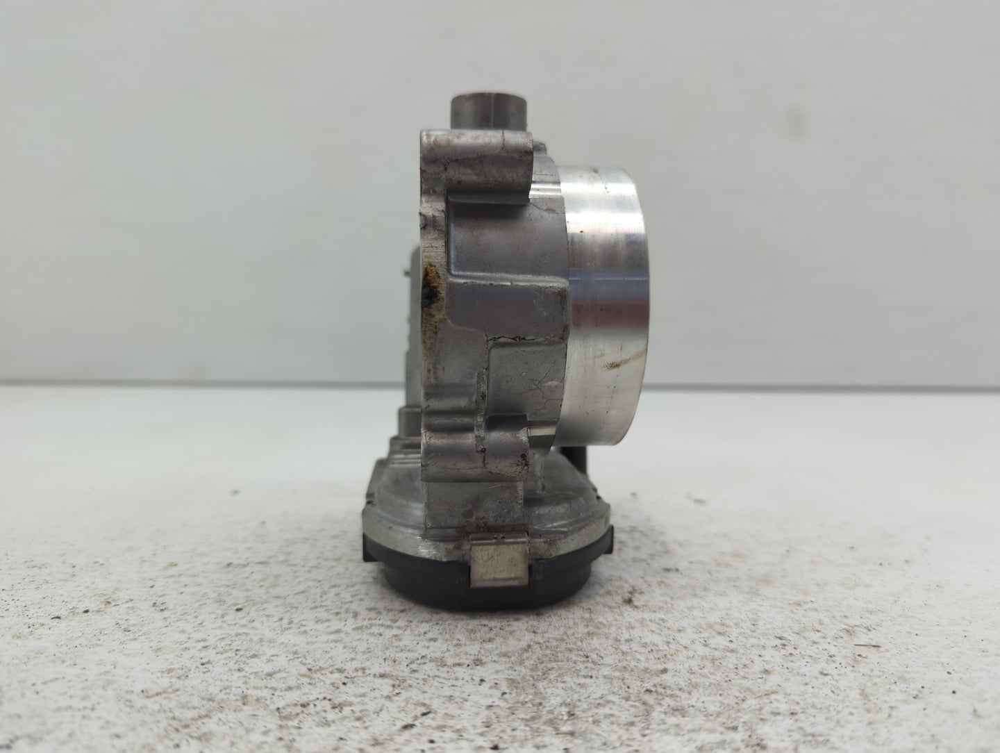 2011-2022 Dodge Challenger Throttle Body P/N:05184349AC 05184349AE Fits OEM Used Auto Parts - Oemusedautoparts1.com