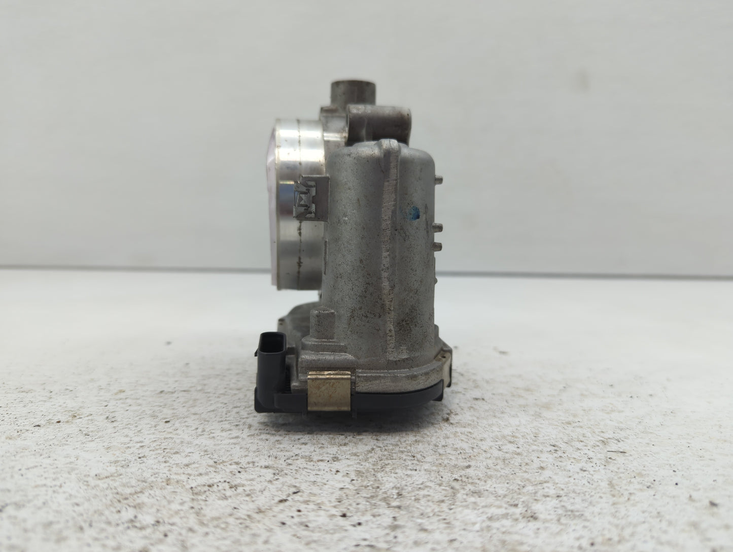 2011-2022 Dodge Challenger Throttle Body P/N:05184349AC 05184349AE Fits OEM Used Auto Parts - Oemusedautoparts1.com