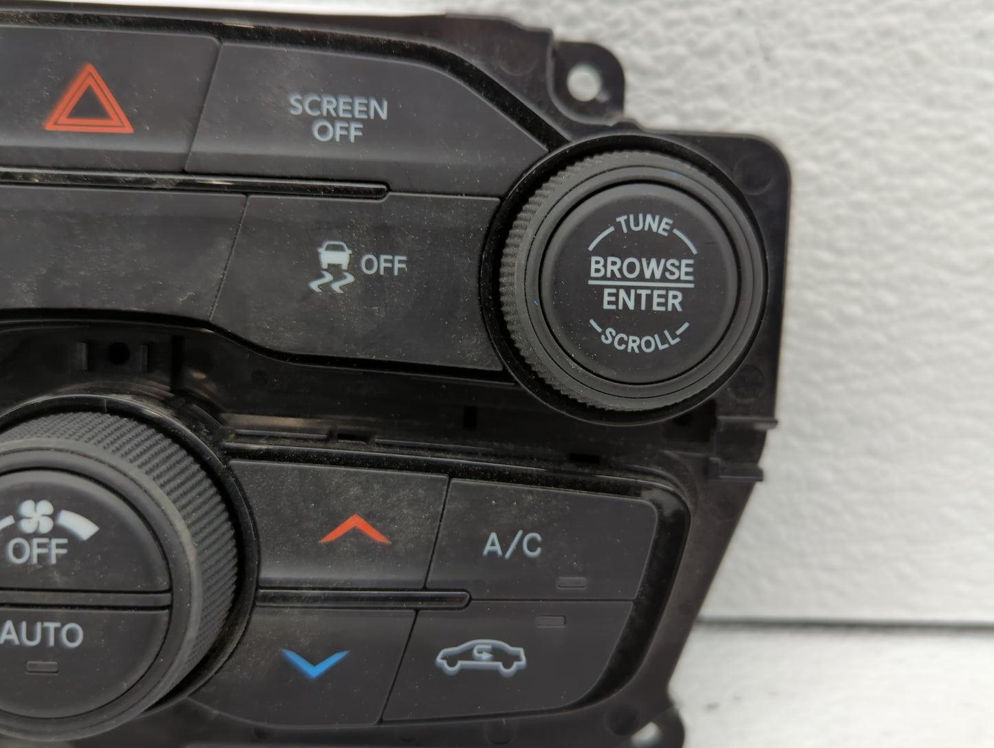 2019-2022 Dodge Challenger Climate Control Module Temperature AC/Heater Replacement P/N:1708070 Fits Fits 2019 2020 2021 202