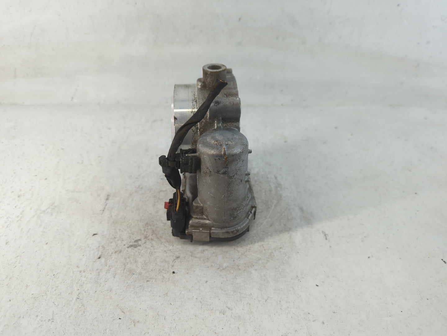2011-2022 Dodge Challenger Throttle Body P/N:0 280 750 770 05184349AE Fits OEM Used Auto Parts - Oemusedautoparts1.com