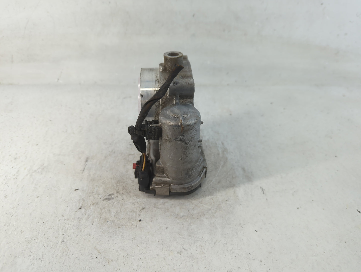 2011-2022 Dodge Challenger Throttle Body P/N:0 280 750 770 05184349AE Fits OEM Used Auto Parts - Oemusedautoparts1.com