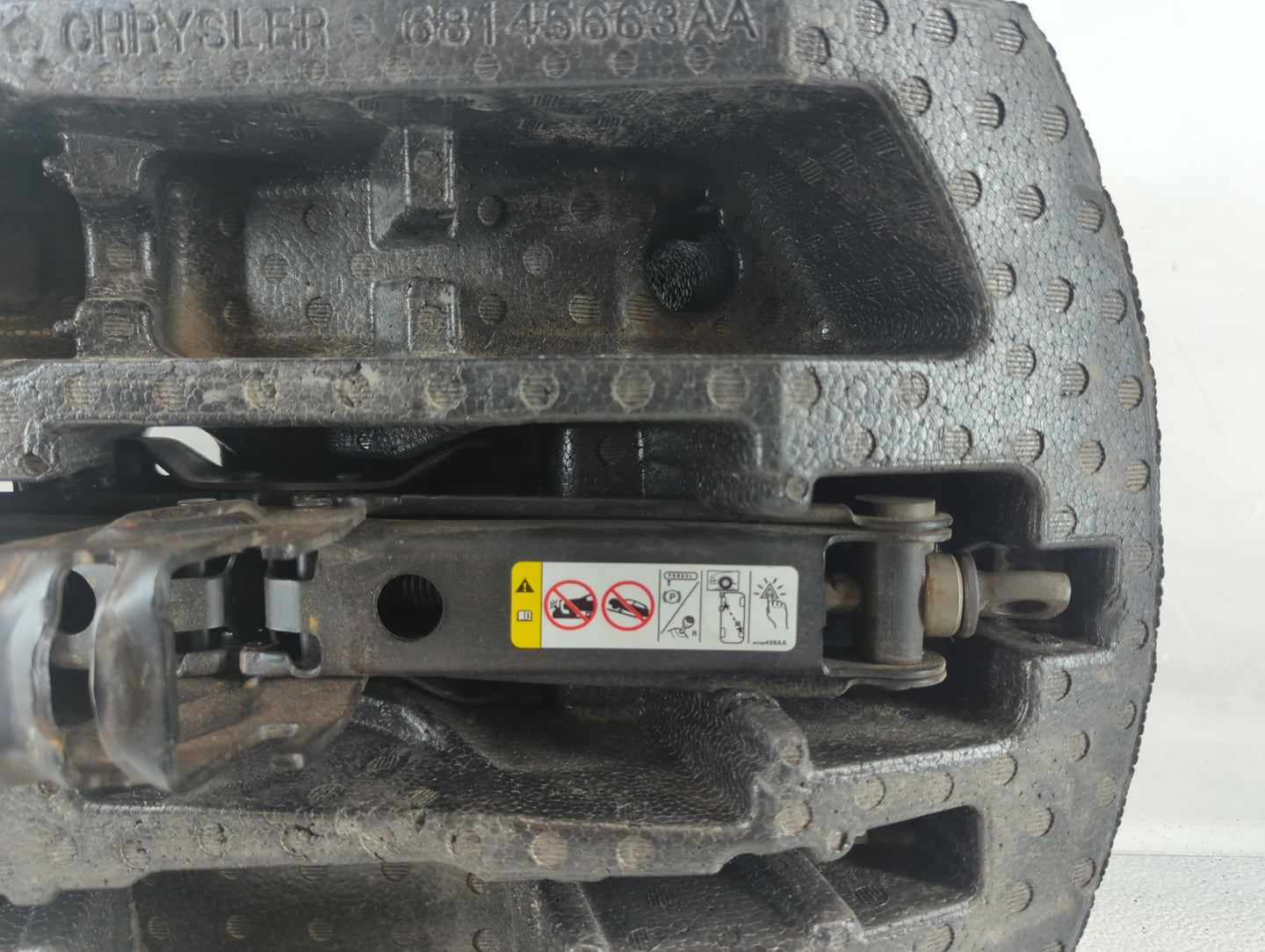 2019 Dodge Charger Spare Scissor Car Jack - Oemusedautoparts1.com
