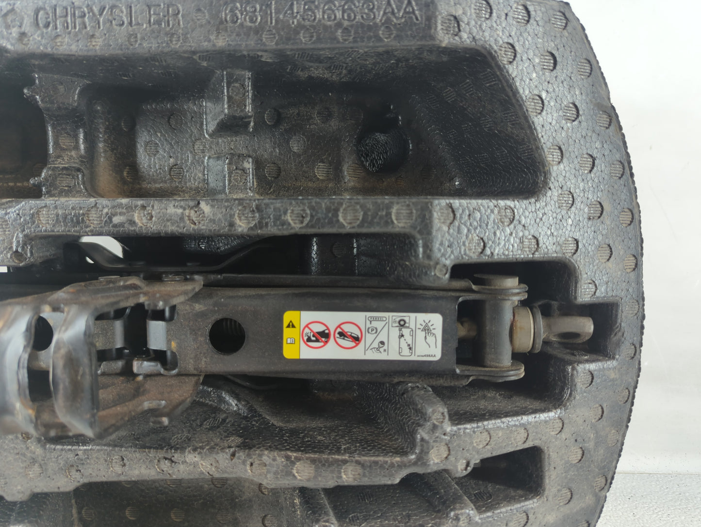 2019 Dodge Charger Spare Scissor Car Jack - Oemusedautoparts1.com