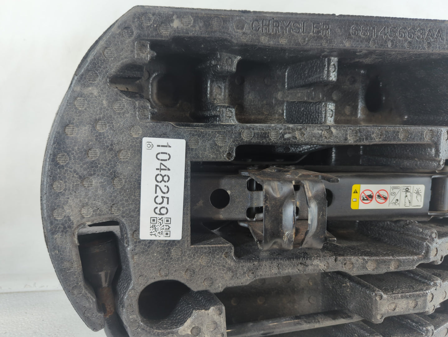 2019 Dodge Charger Spare Scissor Car Jack - Oemusedautoparts1.com