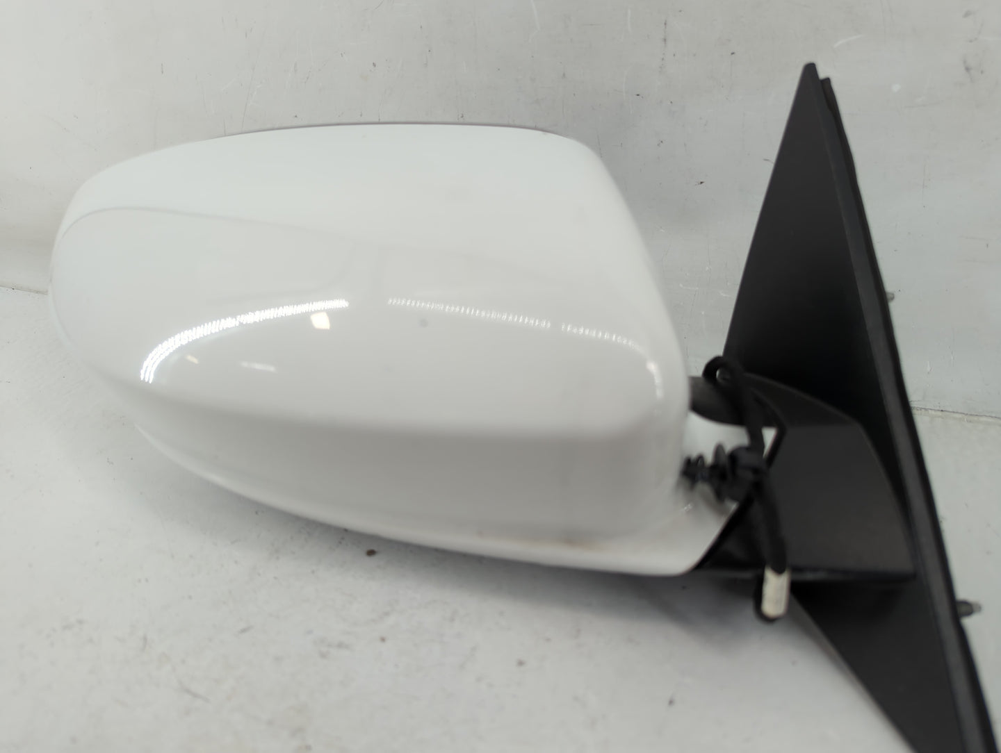 2015-2020 Dodge Charger Passenger Side View Mirror - Right Door Mirror OEM Used - Oemusedautoparts1.com
