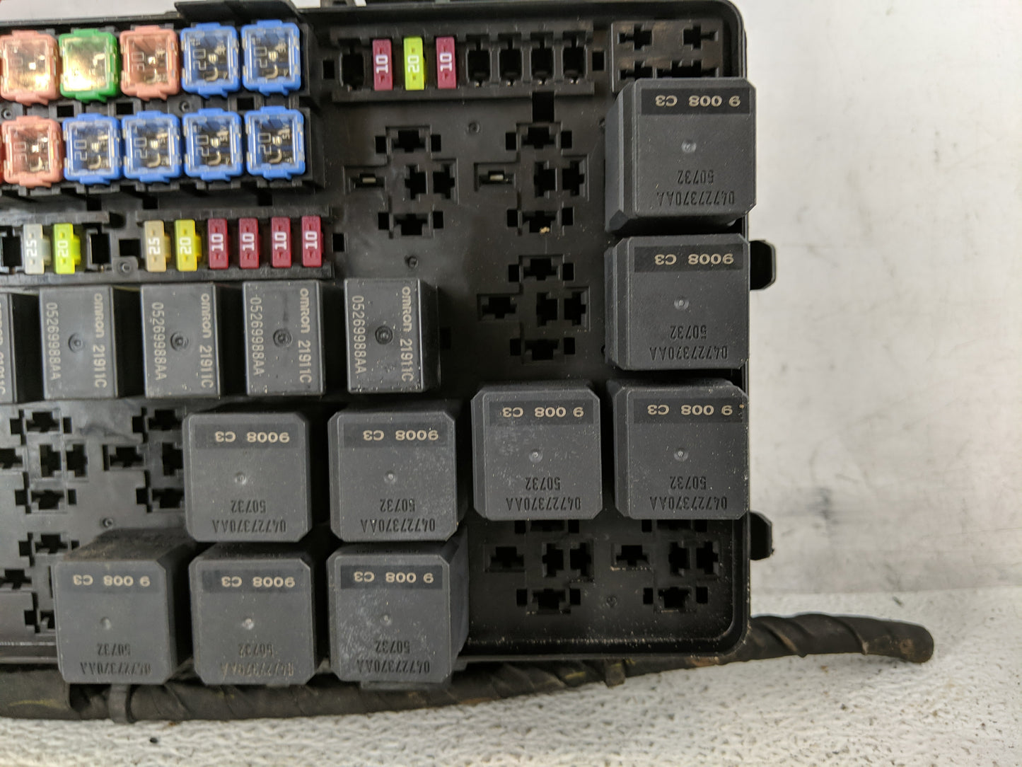 2019-2020 Dodge Charger Fusebox Fuse Box Panel Relay Module Fits Fits 2019 2020 OEM Used Auto Parts - Oemusedautoparts1.com