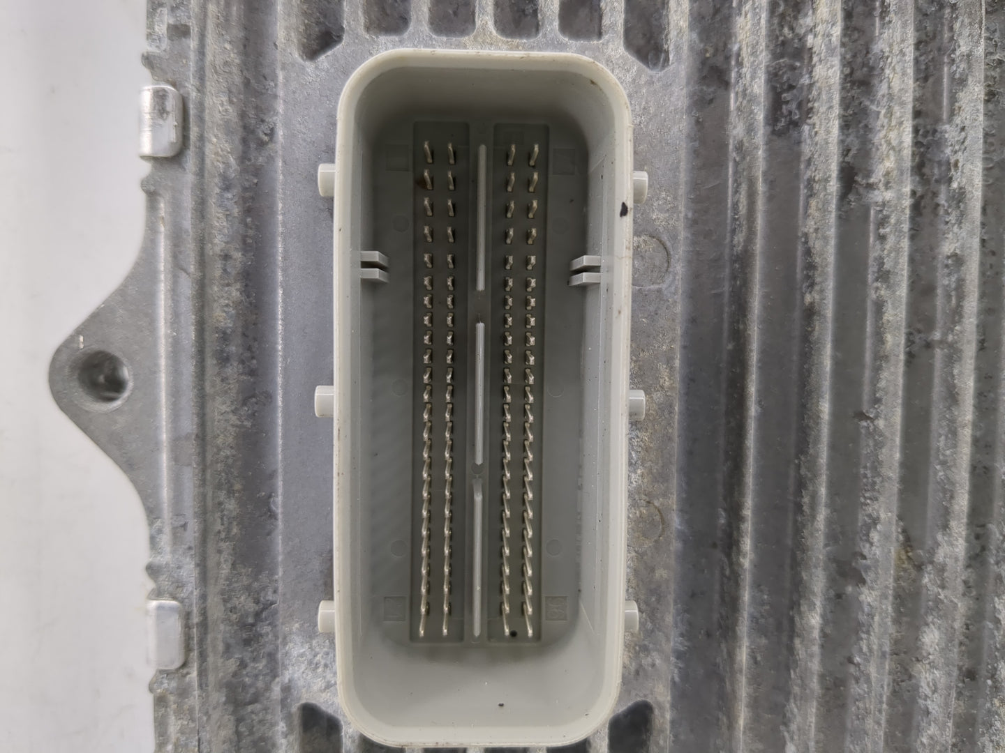 2018-2019 Dodge Charger PCM Engine Control Computer ECU ECM PCU OEM P/N:P68330904AA Fits Fits 2018 2019 OEM Used Auto Parts 